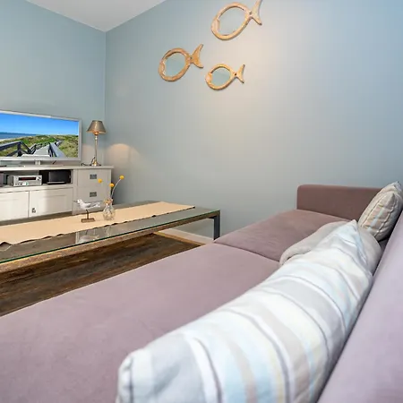 Flut No 5 Apartment *